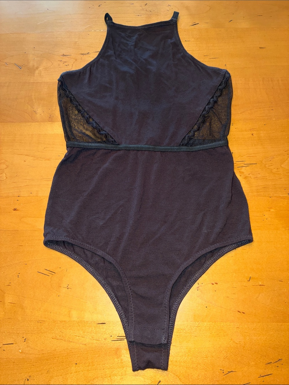 TAHARI EUC Woman’s Charcoal Strappy Back High Neck Lace-Panel Bodysuit Size XS.